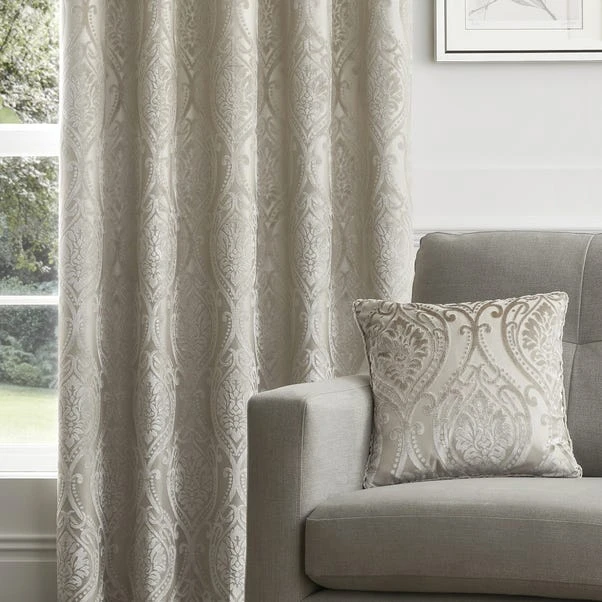 Curtina Chateau Cushion - Image 3