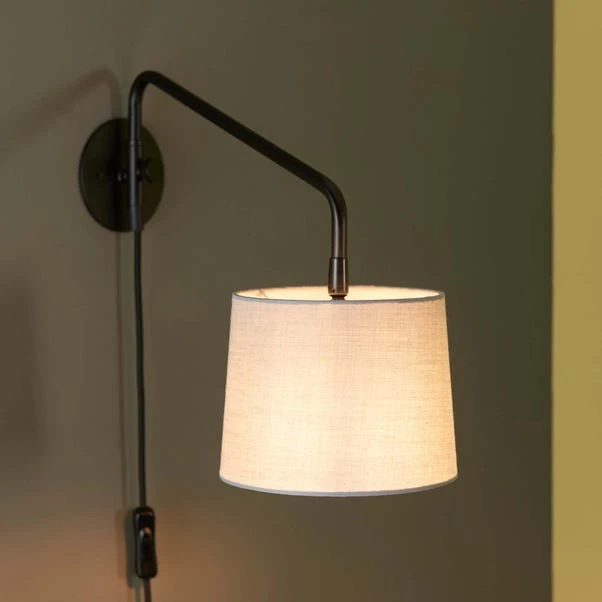 Vogue Carlson Plug In Wall Light - Image 3