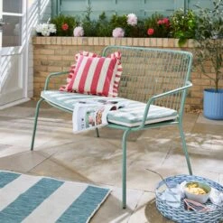 Striped Lilypad Bench Pad