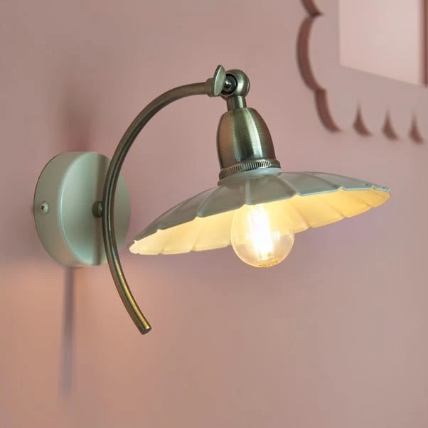 Maya Scallop Wall Light