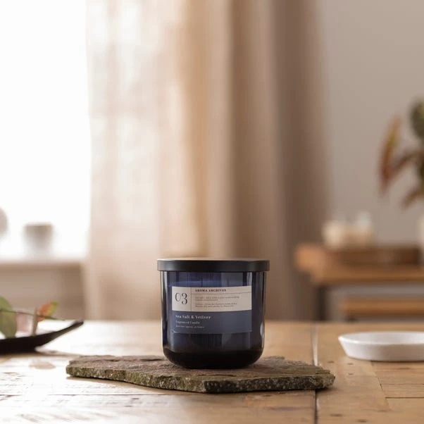 Sea Salt And Vetiver Candle - Image 3