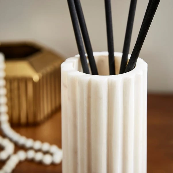 Silk Floral Ribbed Marble Diffuser - Image 2